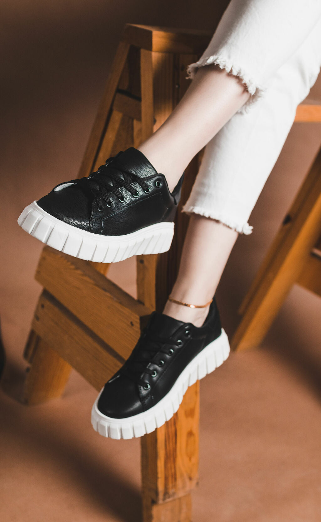 TENIS ISABELLA NEGRO EST. 520 -AVITECK