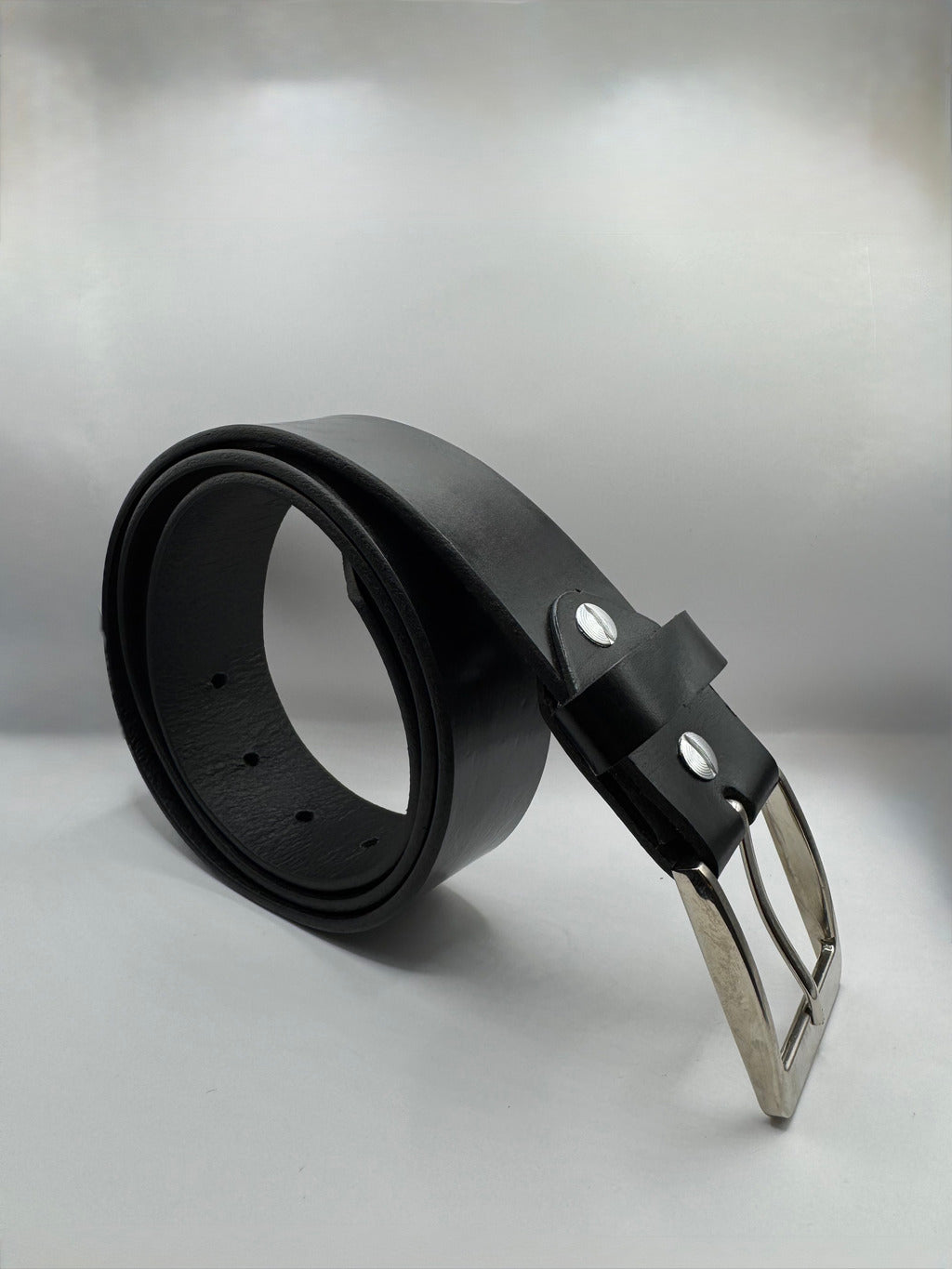 CINTURON DE CUERO NEGRO EST. 902