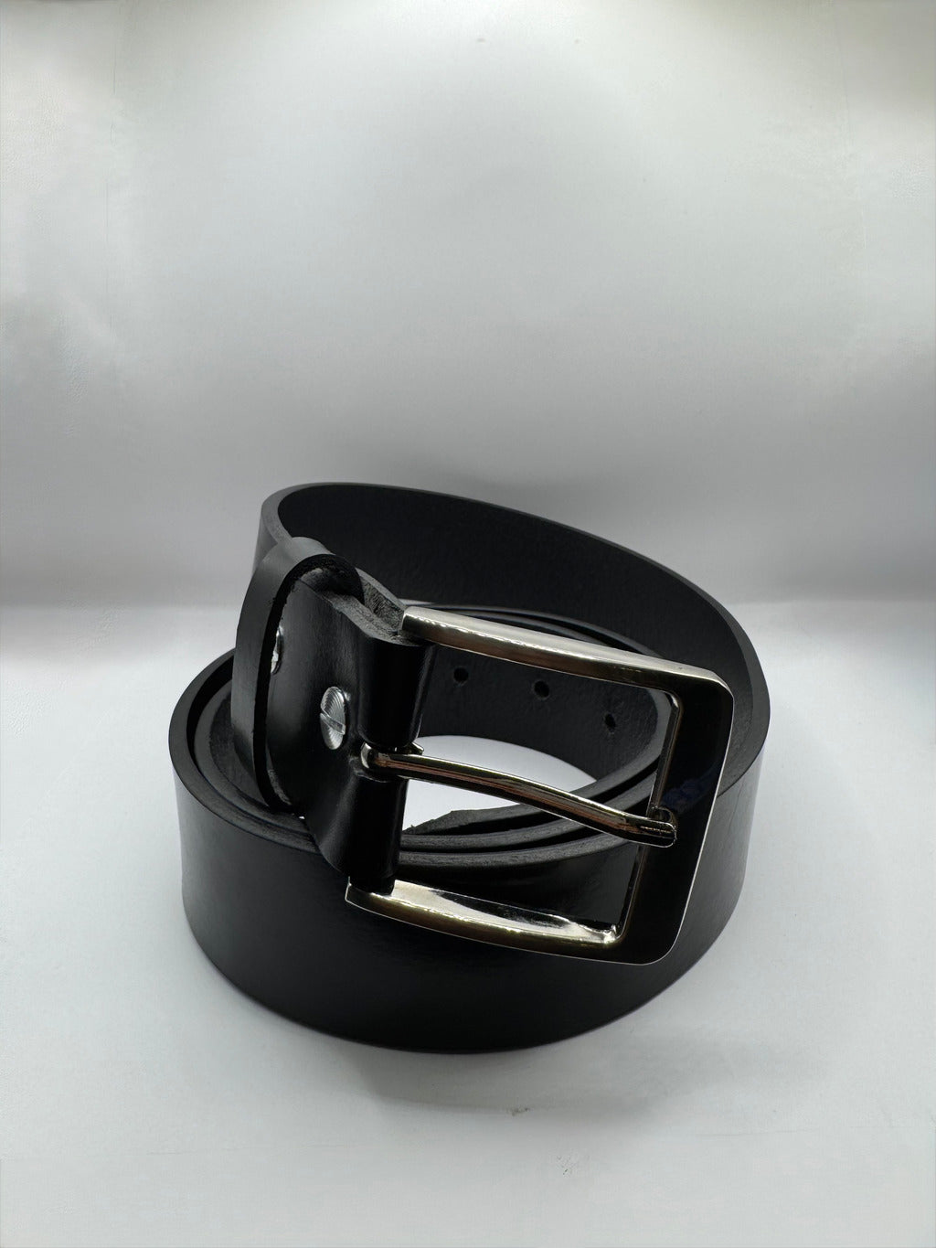 CINTURON DE CUERO NEGRO EST. 902